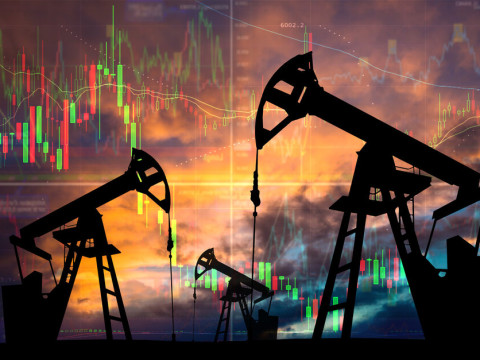 أسعار النفط تتراجع نتيجة إشارات إلى ارتفاع في المخزونات الأمريكية