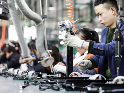 أرباح الشركات الصناعية في الصين تتراجع بـ 3.5% في مارس